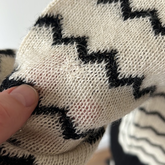 St. ROCHE vintage pullover, Sz small - Picture 6 of 8